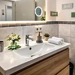 Modernes 3-schlafzimmer-apartment Mit Terrasse Nahe Messe Friedrichshafen & Bodensee * Meckenbeuren