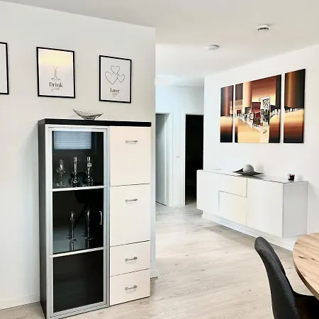 Modernes 3-schlafzimmer-apartment Mit Terrasse & Grill Nahe Messe Friedrichshafen & Bodensee מקנבורן