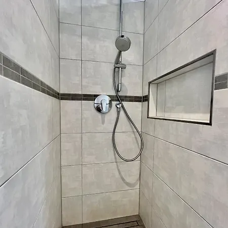 Stilvolles 3 Apartment- Nahe Spieleland Und Friedrichshafen - Modern Ruhig Mit Eigenem Aussenbereich