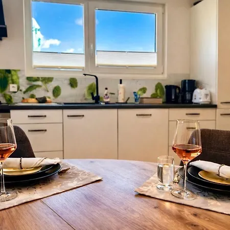 Apartament Modernes 3-schlafzimmer-apartment Mit Terrasse Nahe Messe Friedrichshafen & Bodensee Meckenbeuren