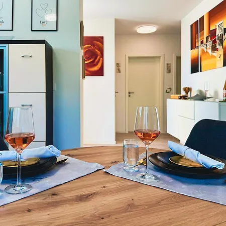 Modernes 3-schlafzimmer-apartment Mit Terrasse Nahe Messe Friedrichshafen & Bodensee * Meckenbeuren