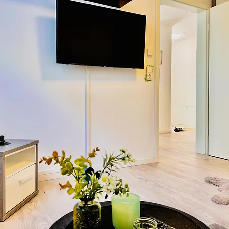 Modernes 3-schlafzimmer-apartment Mit Terrasse Nahe Messe Friedrichshafen & Bodensee