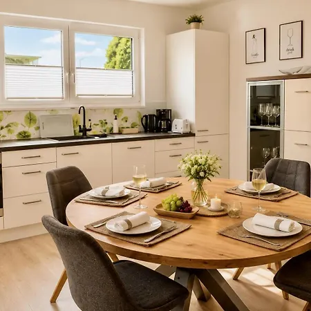 Countryside Dream - 3-schlafzimmer-apartment Mit Terrasse Nahe Messe Friedrichshafen & Bodensee フリードリヒスハーフェン